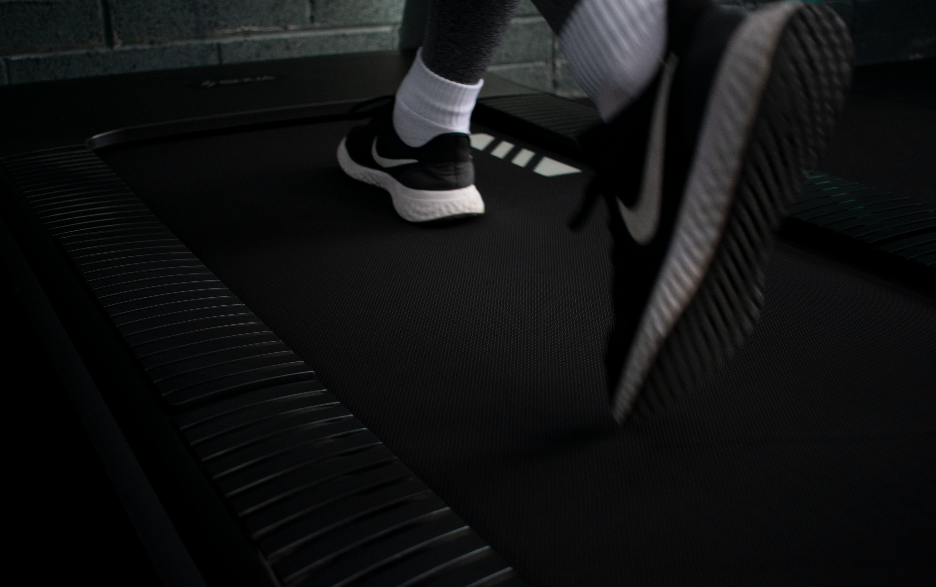 SHUA-T8700 Treadmill - Apollo Fitness